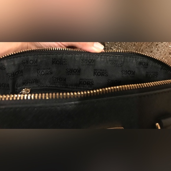 MICHAEL KORS Cindy Large Leather Dome Satchel Black Handbag/Crossbody - Picture 15 of 17